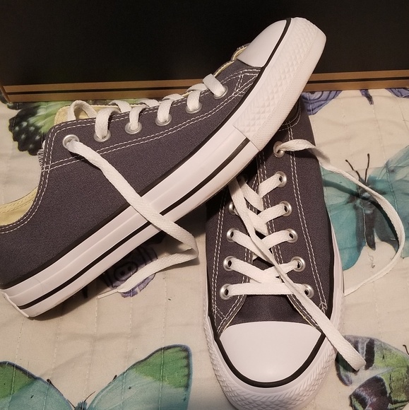 Grey converse ONLY WORN ONCE - Picture 2 of 8